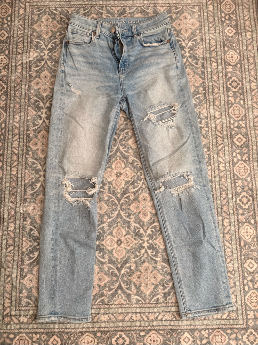 American Eagle Outfitters Light Wash Distressed Straight Leg Jeans